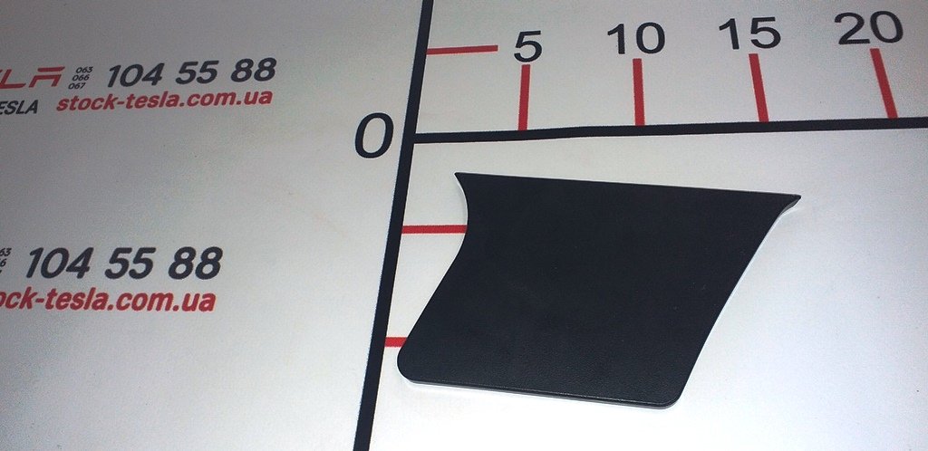 6 Kåpa för pelare B, yttre vänster, nedre plast Tesla modell S, modell S REST 1004534-00-B